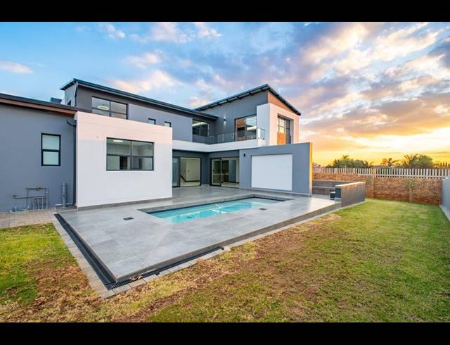 5 BEDROOM HOUSE FOR SALE IN MIDSTREAM HEIGHTS